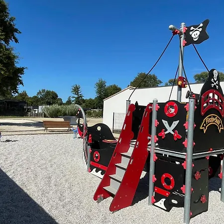 Affittacamere Magnificent Tribu Df14 With Heated Pool And Jacuzzi - Wifi Les Mathes